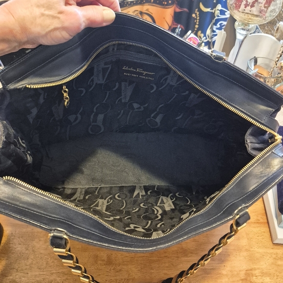 FERRAGAMO BUNDLE - Picture 7 of 16